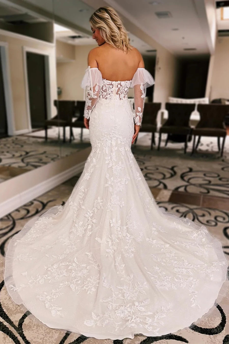 Robe de mariée trompette en dentelle florale à décolleté en cœur